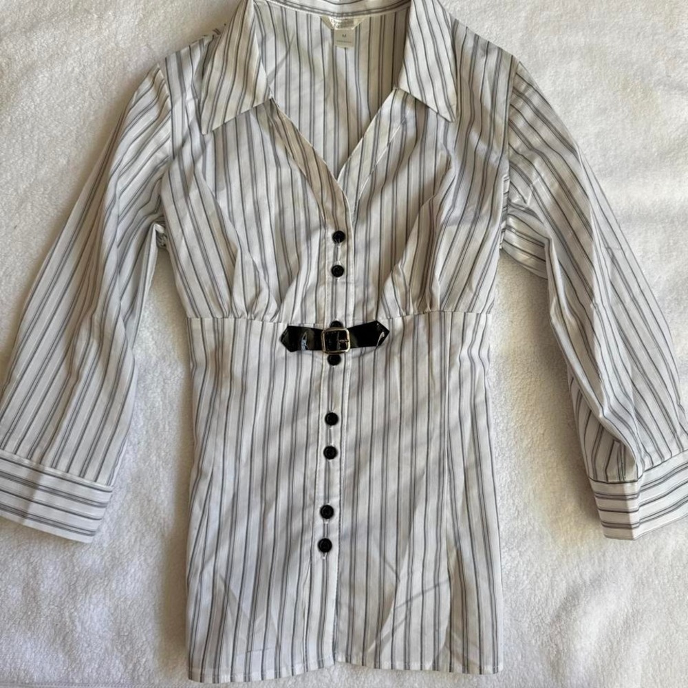 early 2000s white & black office siren striped button up shirt